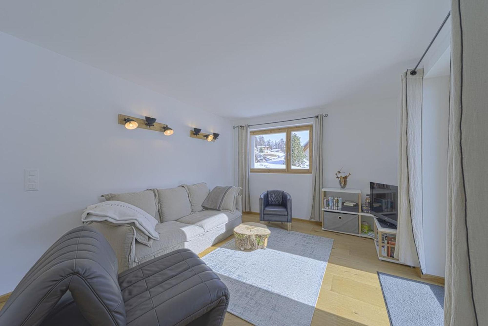 Ferienwohnung Chesa Muntanella - Samedan Exterior foto